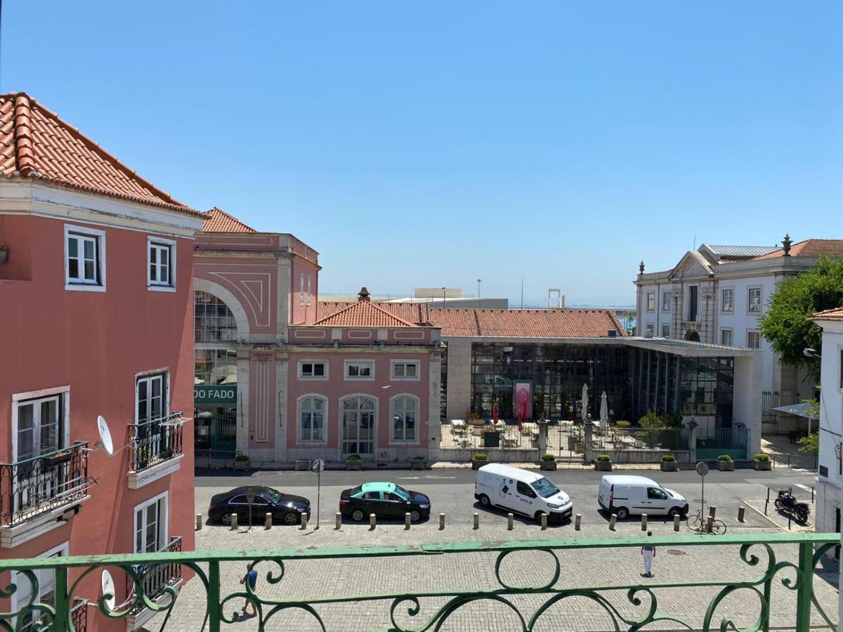 Alfama Apartment With Balcony Лісабон Екстер'єр фото